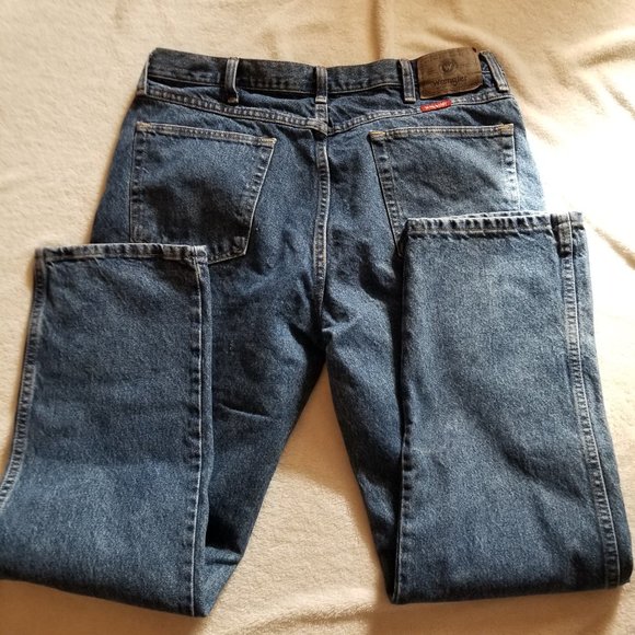 Wrangler Authentic Stonewashed Relaxed Fit Jeans  Size 36 x 30 - Picture 3 of 12